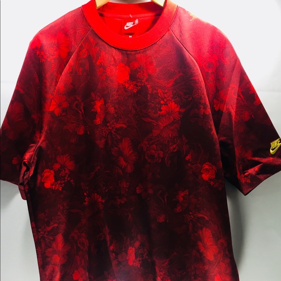 NWT NIKE SPORTSWEAR Men's Red Short Sleeve Shirt - Picture 2 of 5